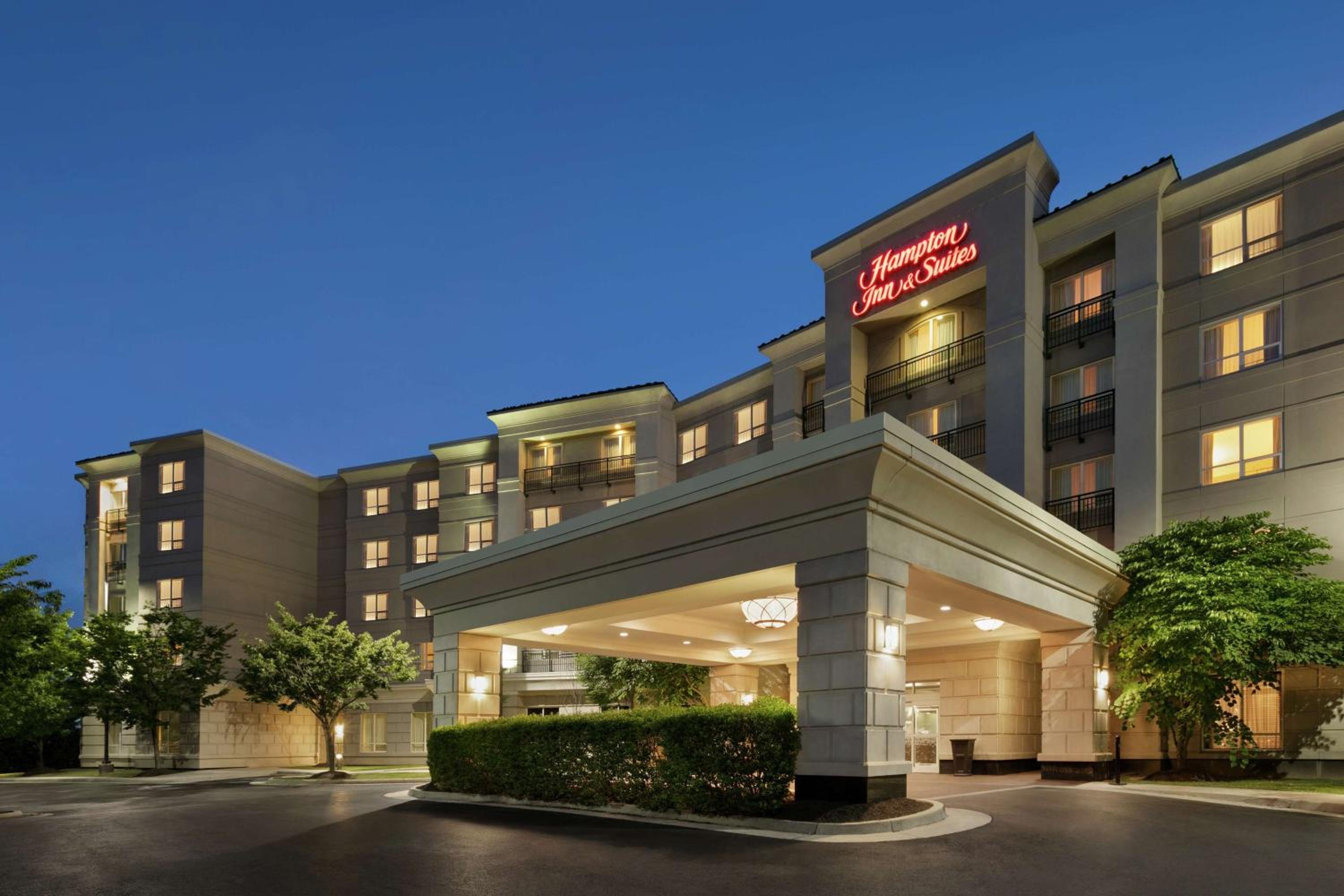 Hotel Hampton Inn & Suites Washington-Dulles International Airport - Image 1