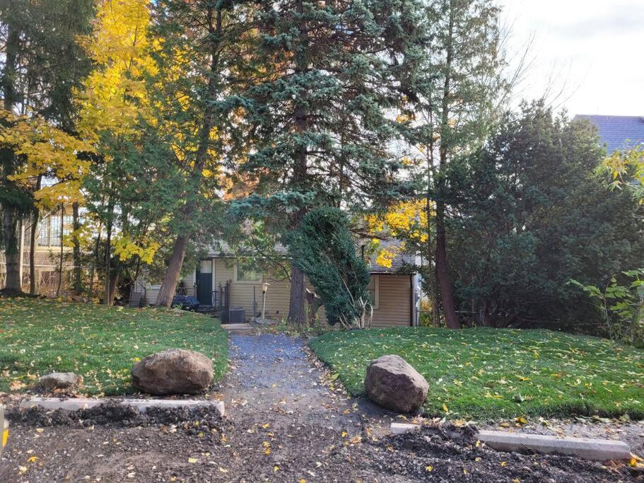 Niagara Riverview Closest to Falls, Free Breakfast Delivered Daily