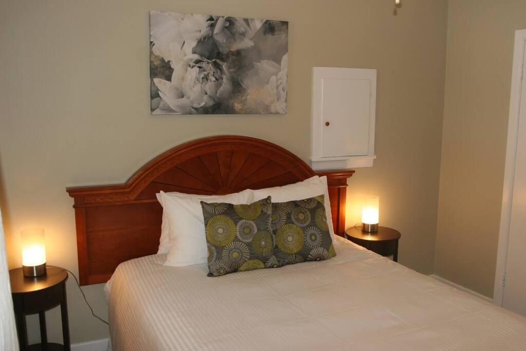 Niagara Riverview Closest to Falls, Free Breakfast Delivered Daily