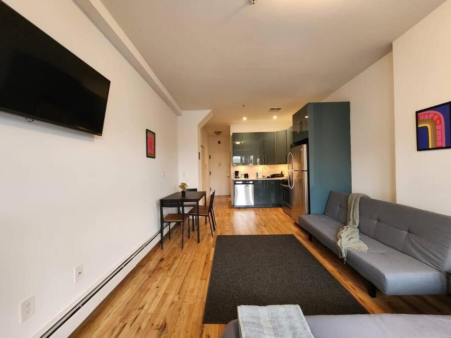 Deluxe Studio minutes from NYC! - Property Image 3