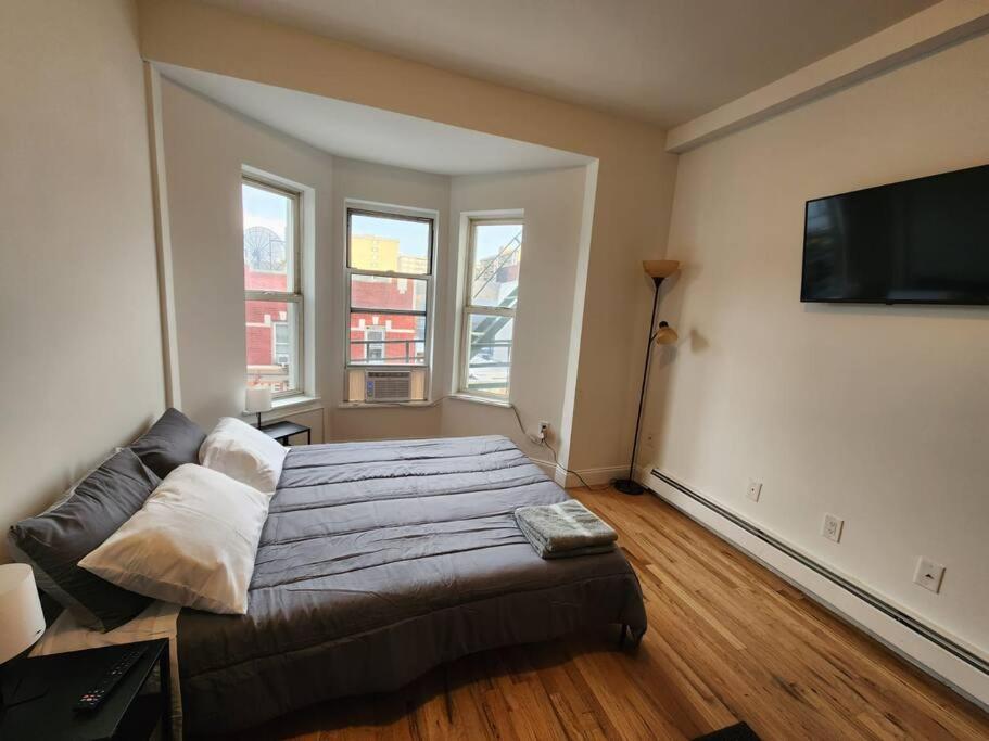 Miscellaneous Market Vacations - Deluxe Studio minutes from NYC! - Property Image 4