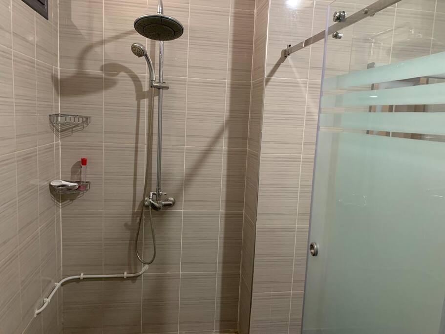 F5 -5 bedrooms Apt- Residence Hasnaoui avec parking Oran Algeria view 4