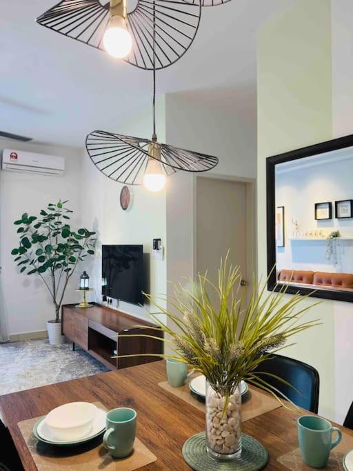 NEW Chic Cosy Sepang KLIA KLIA2 5-7 Pax photo 2