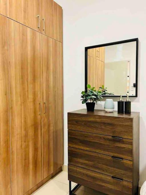 NEW Chic Cosy Sepang KLIA KLIA2 5-7 Pax photo 8