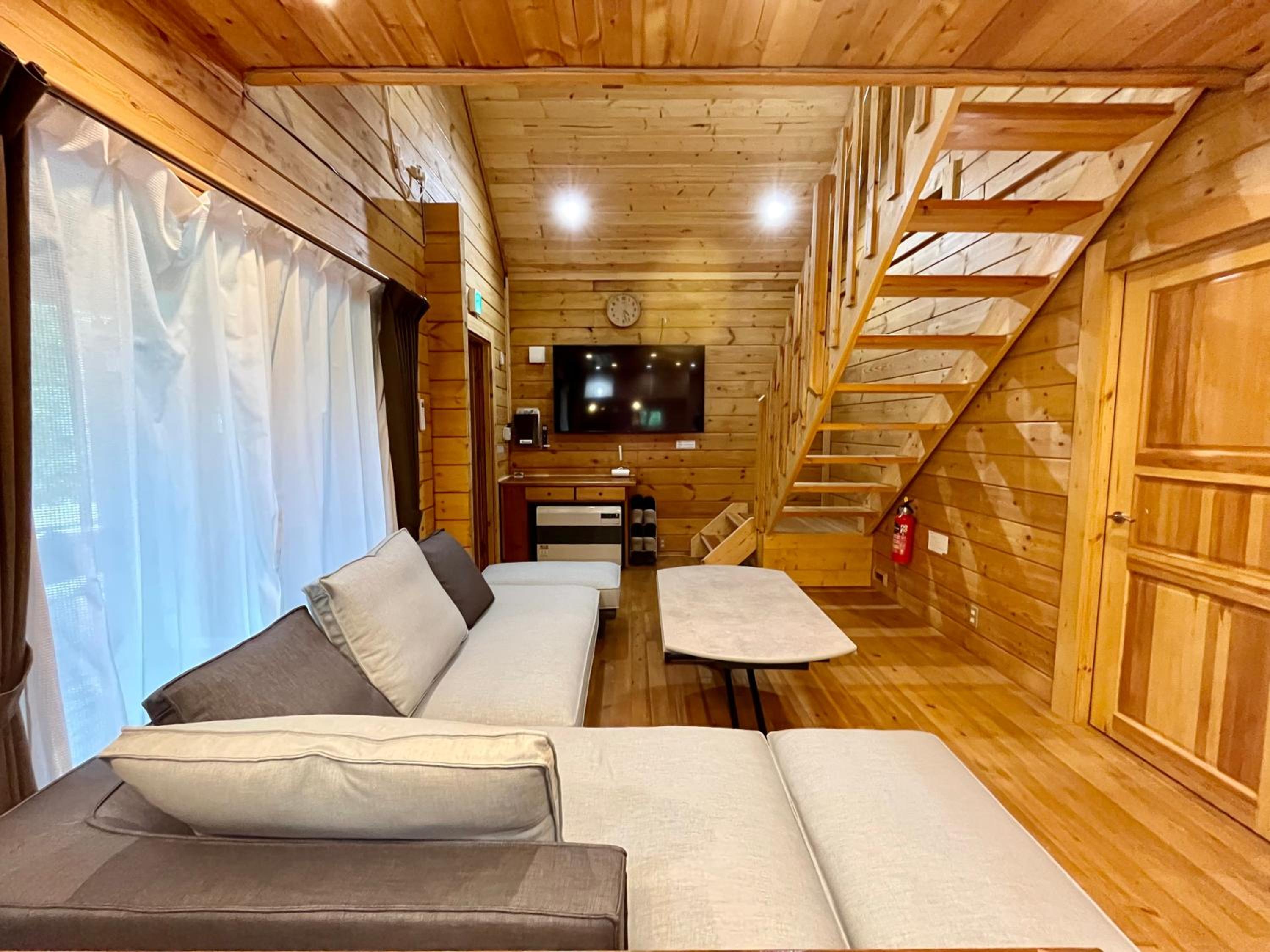 HAL Cottage