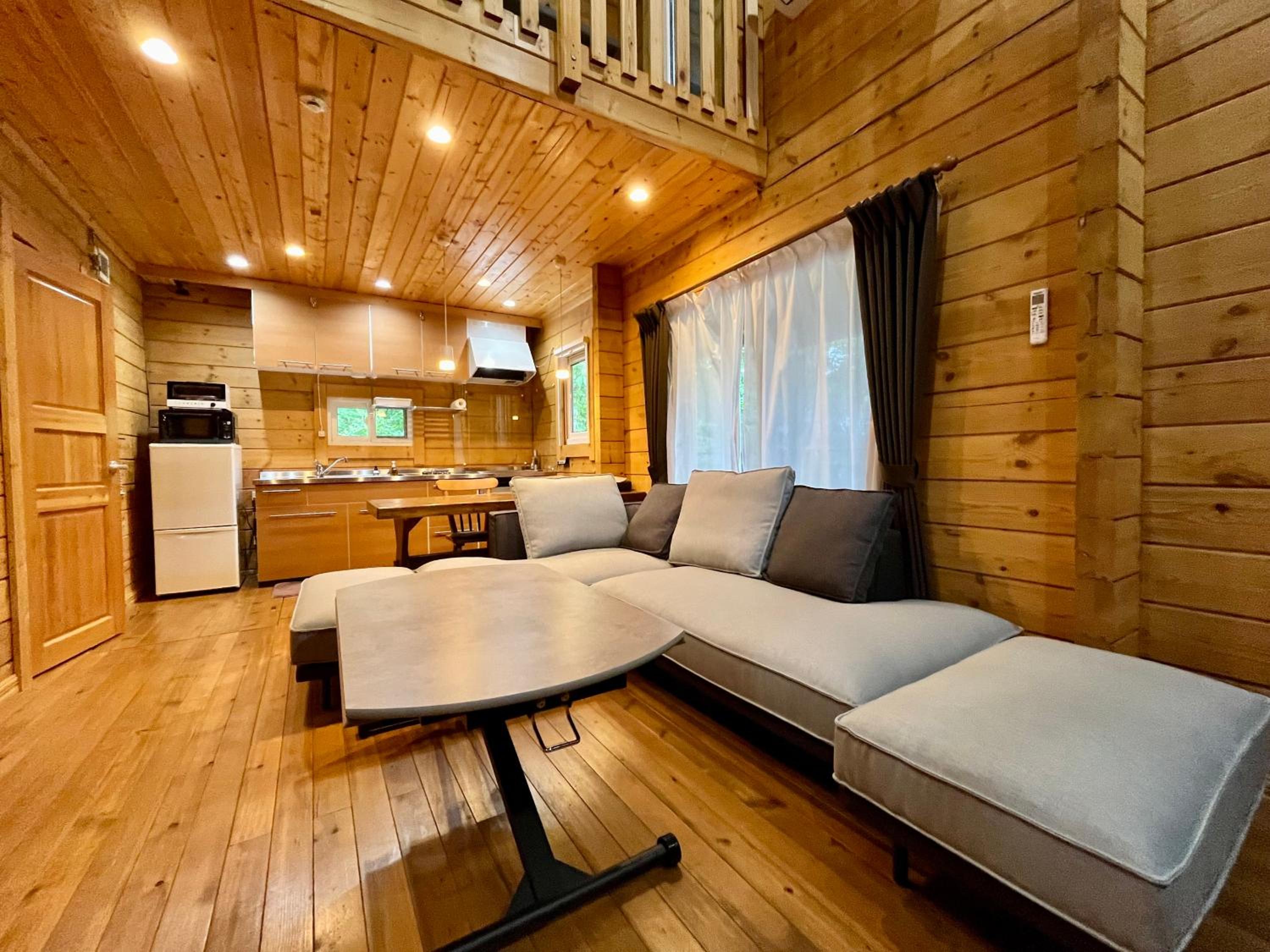 HAL Cottage