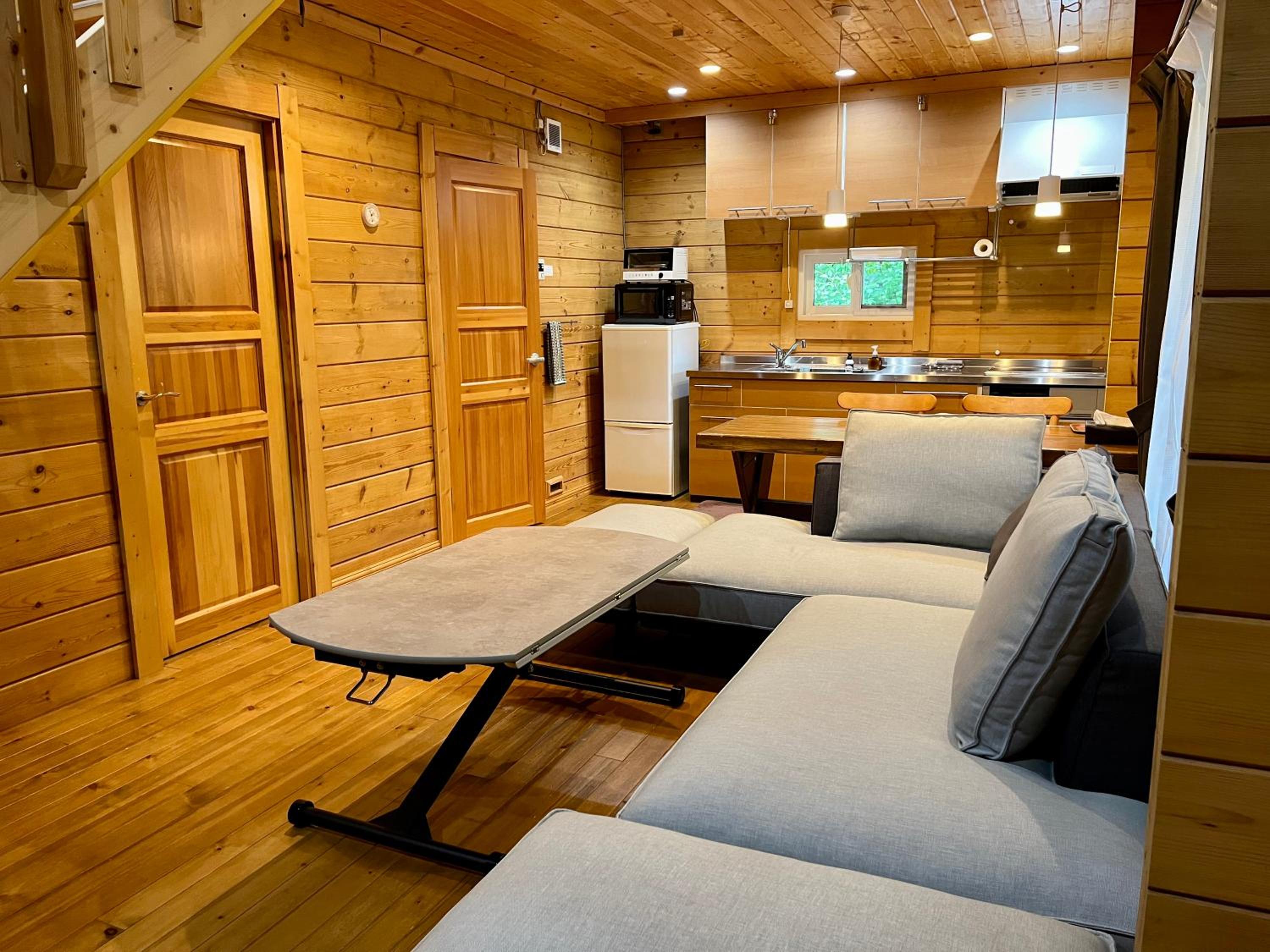 HAL Cottage