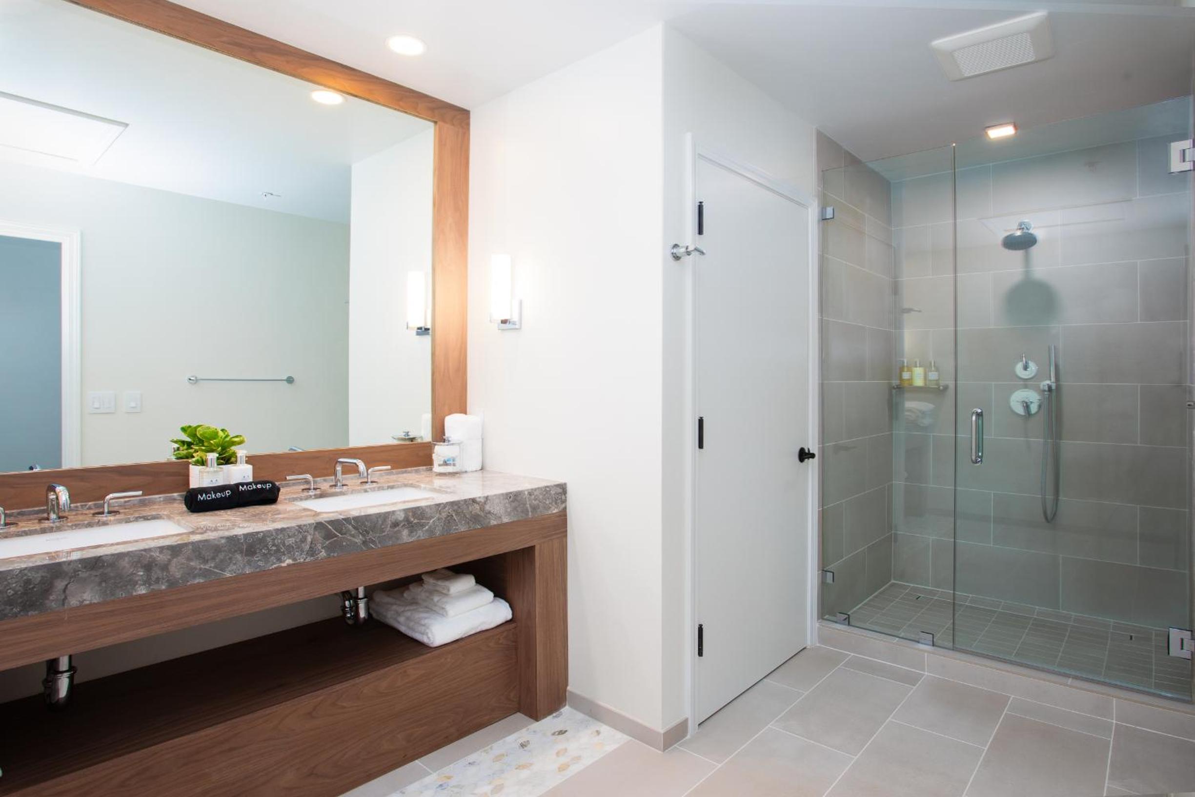 Monterey Vacations - Carmel Beach Hotel - Property Image 3