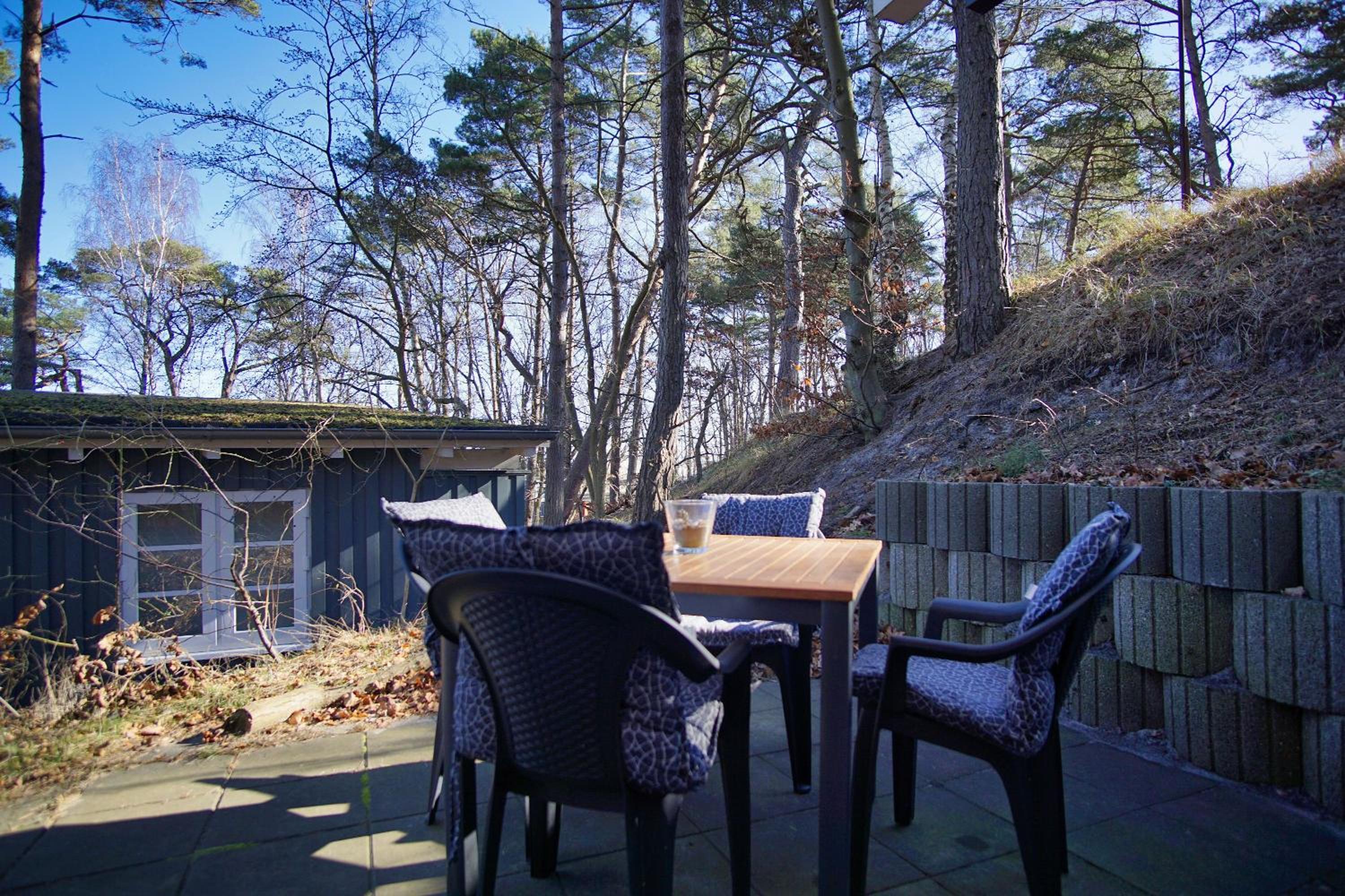 Strandnaher Ferienbungalow mit Terrasse - Chalet Ostsee Nr 49