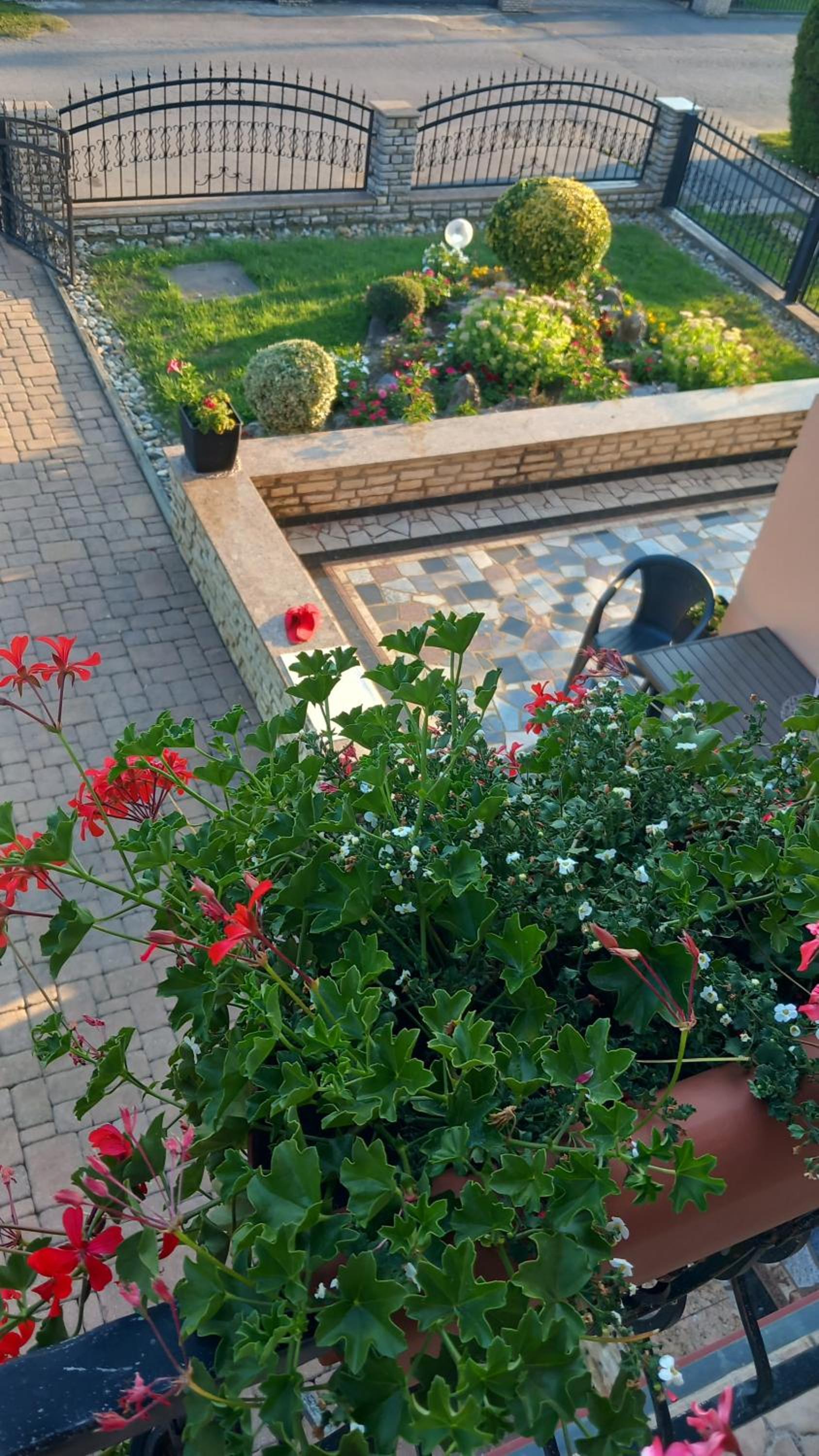 Apartmani i Sobe Kočiš view 2