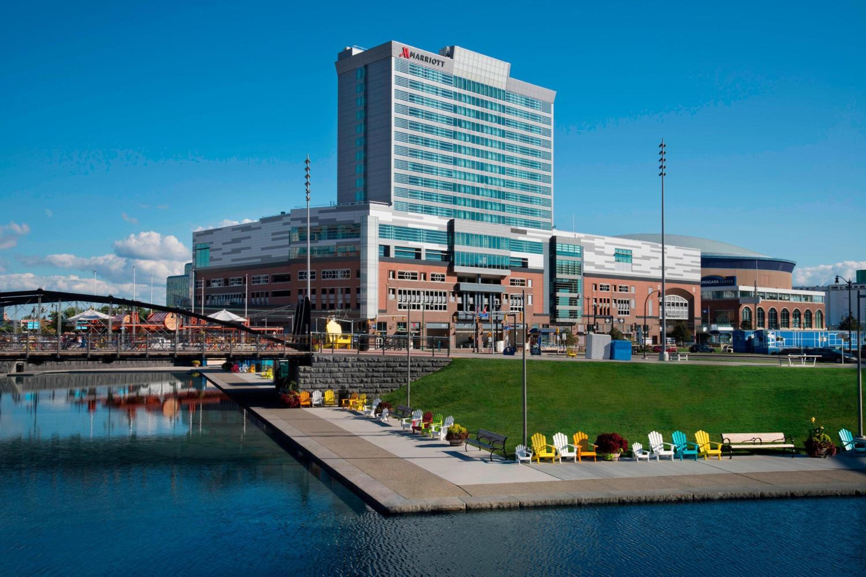 Hotel Buffalo Marriott at LECOM HARBORCENTER - Image 1