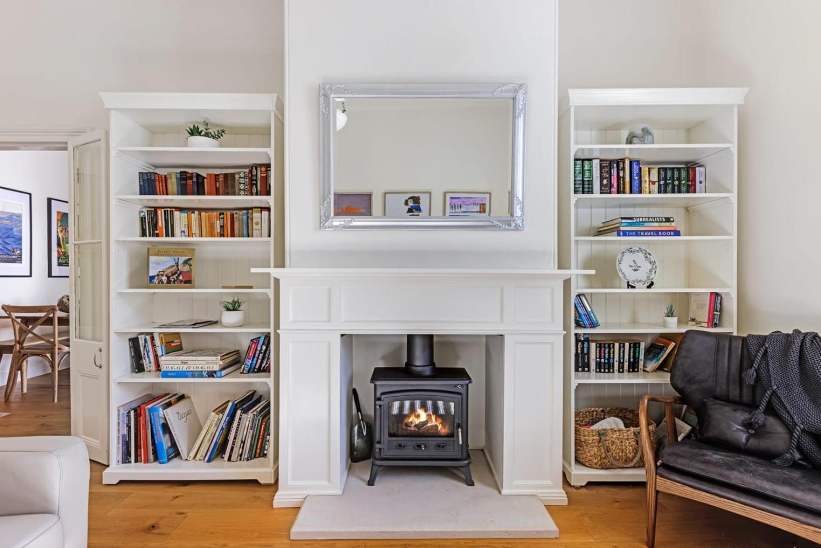 Hatton Ville Fireplace Village 5 Minutes Gardens