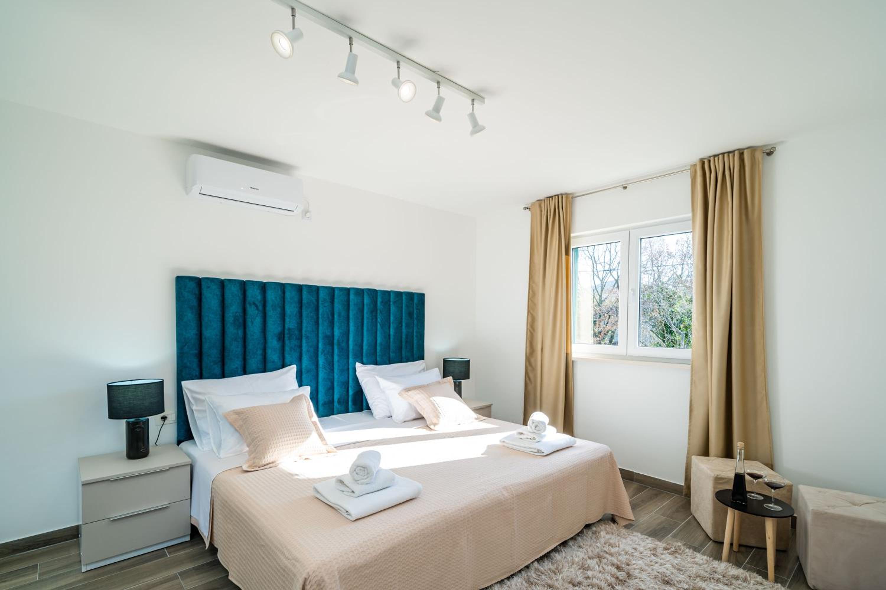 Villa Petmat - with private pool and 6 bedrooms
