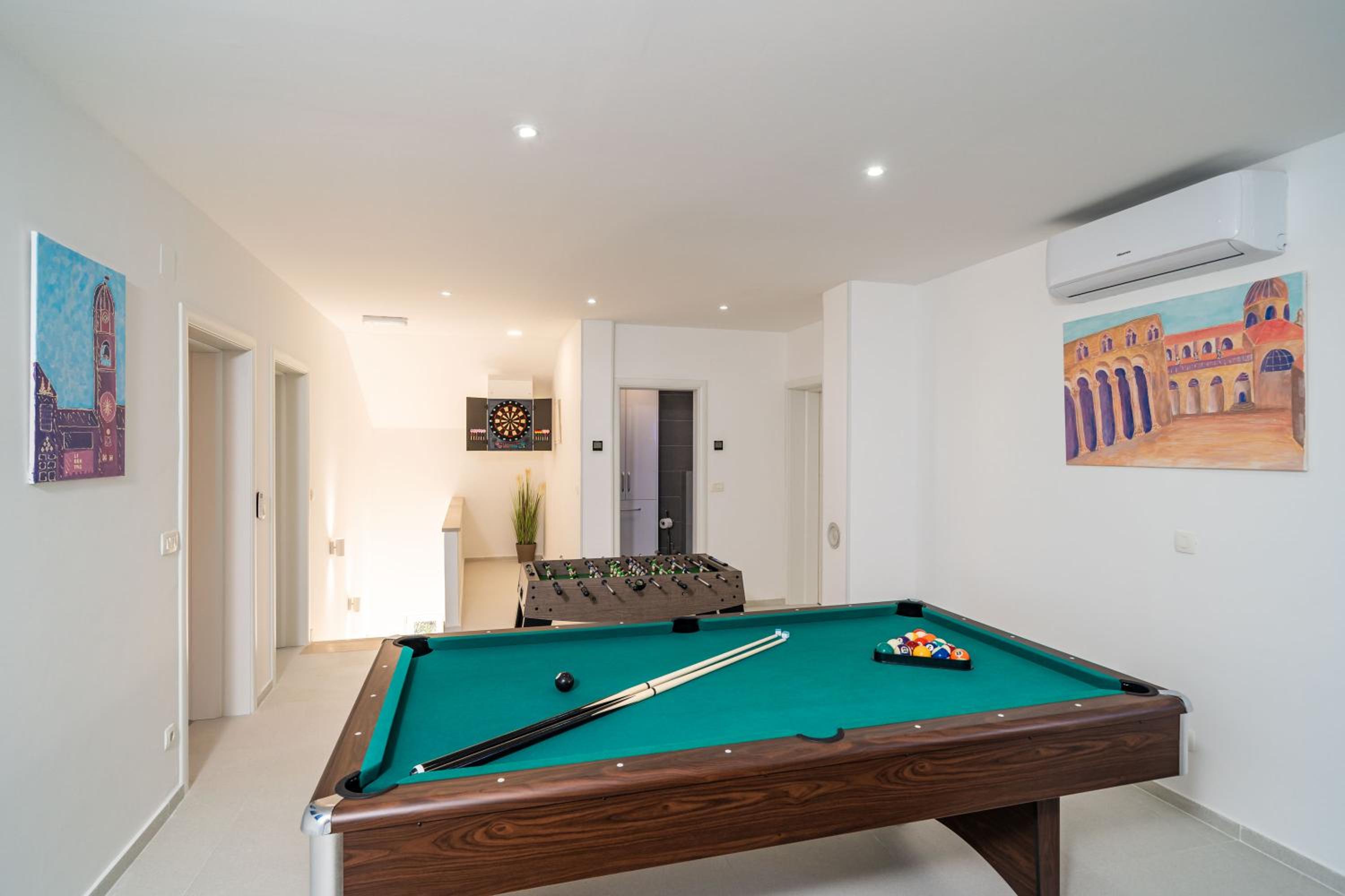 Villa Petmat - with private pool and 6 bedrooms