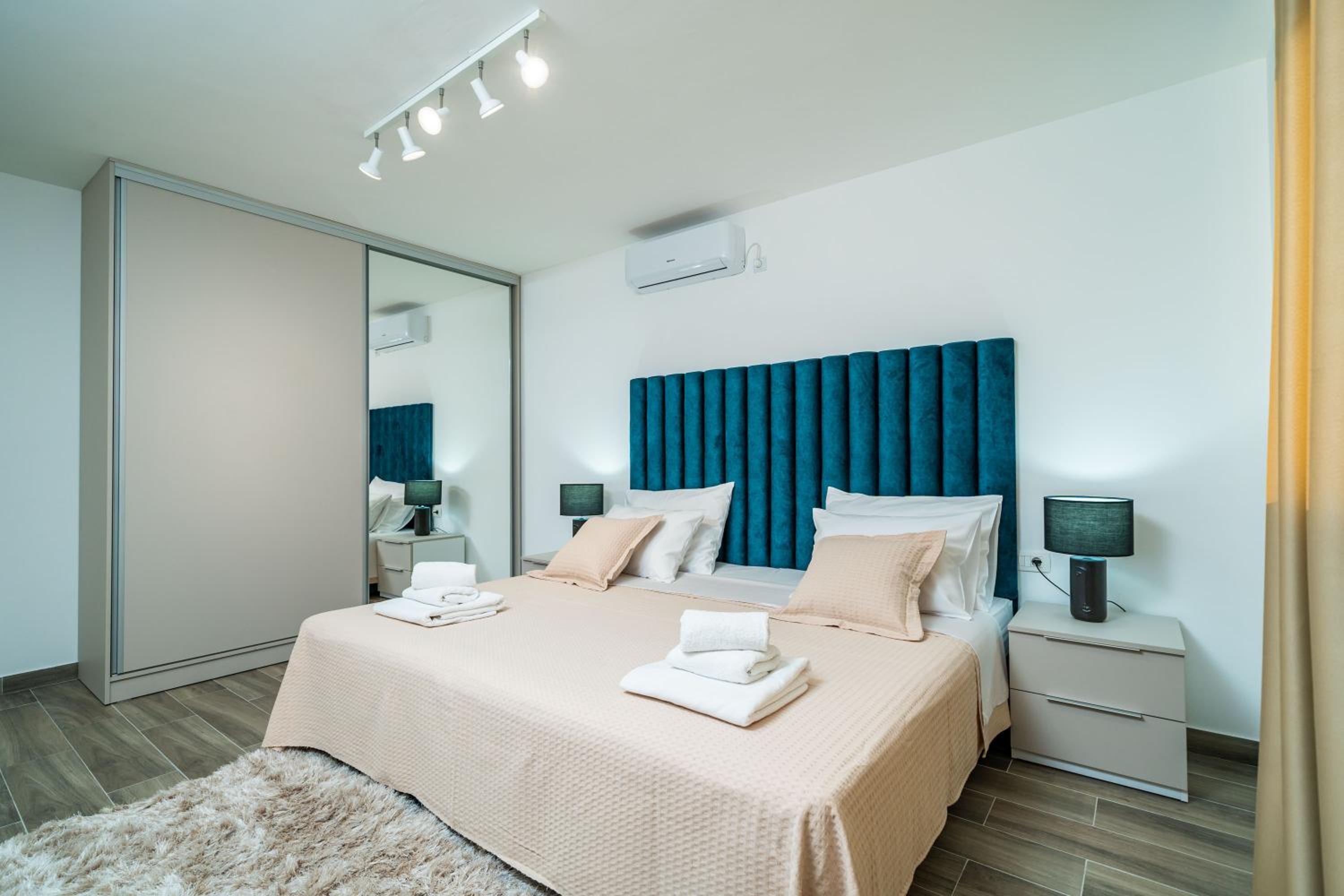 Villa Petmat - with private pool and 6 bedrooms