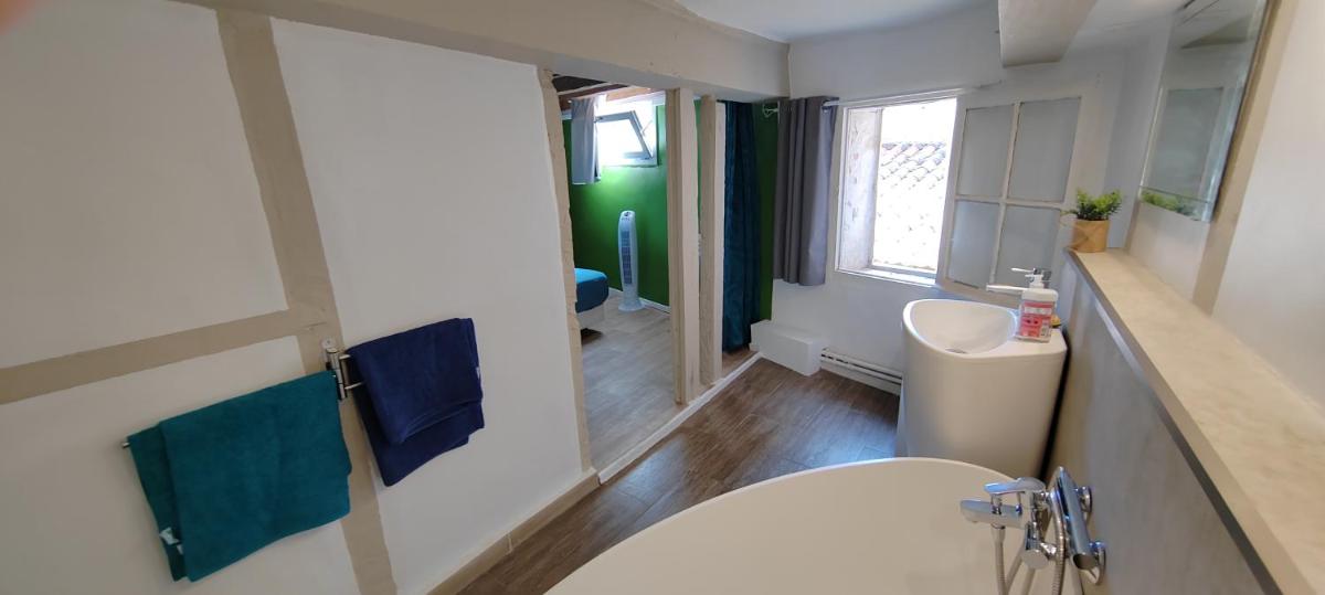 Montpellier Vacations - Palais des Rois d'Aragon - Property Image 1