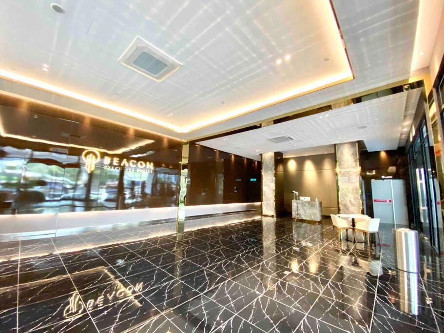 Beacon Executive Suites #Bright House warmth suite with Skypool at Georgetown photo 2
