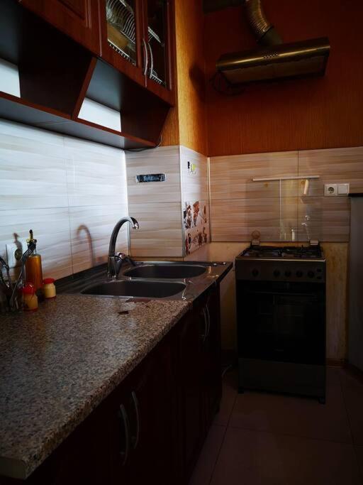 2 bedroom apartment with panoramic city view view 4