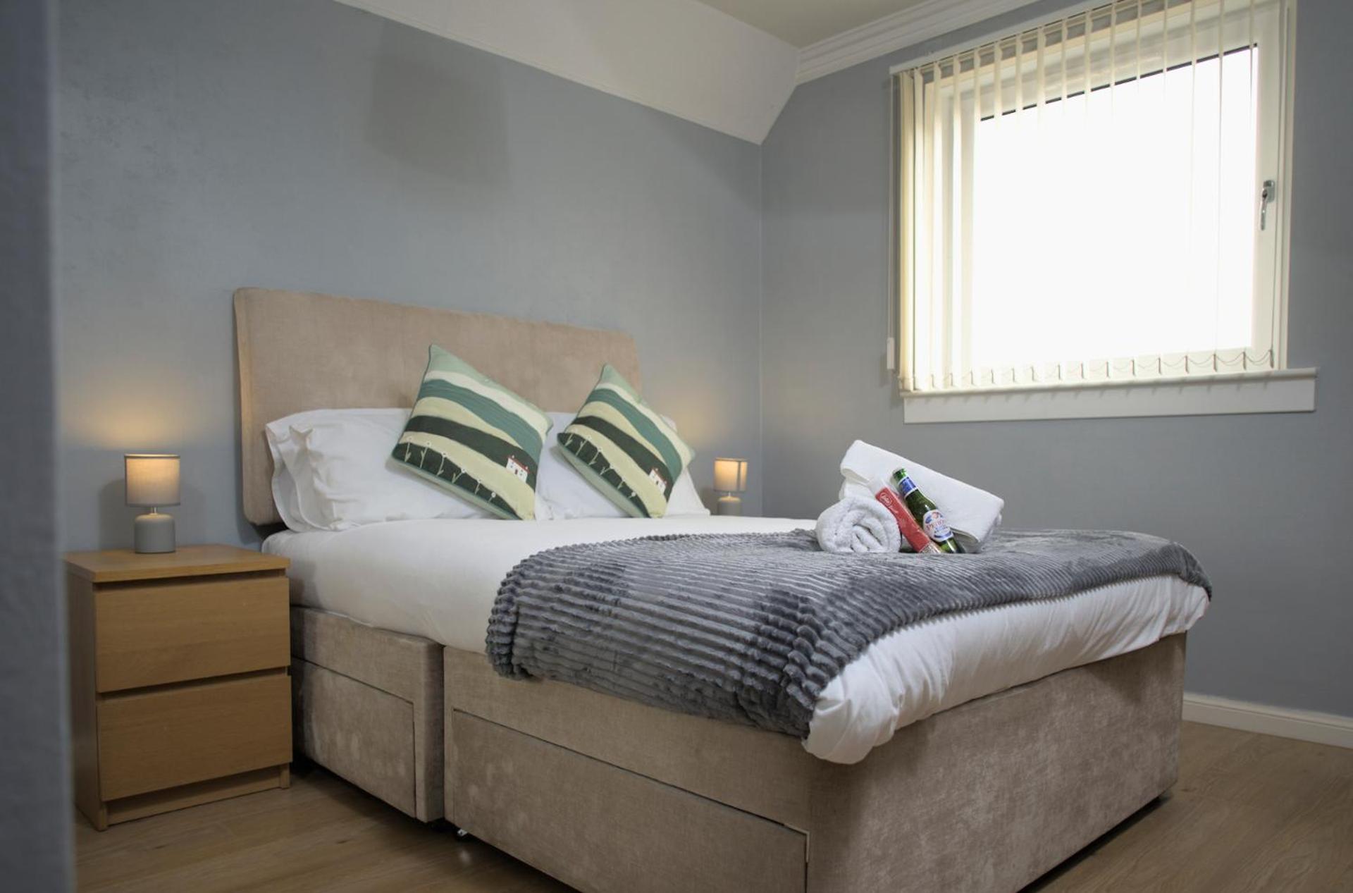 Modern 2-Bed Haven, FREE PARKING view 3