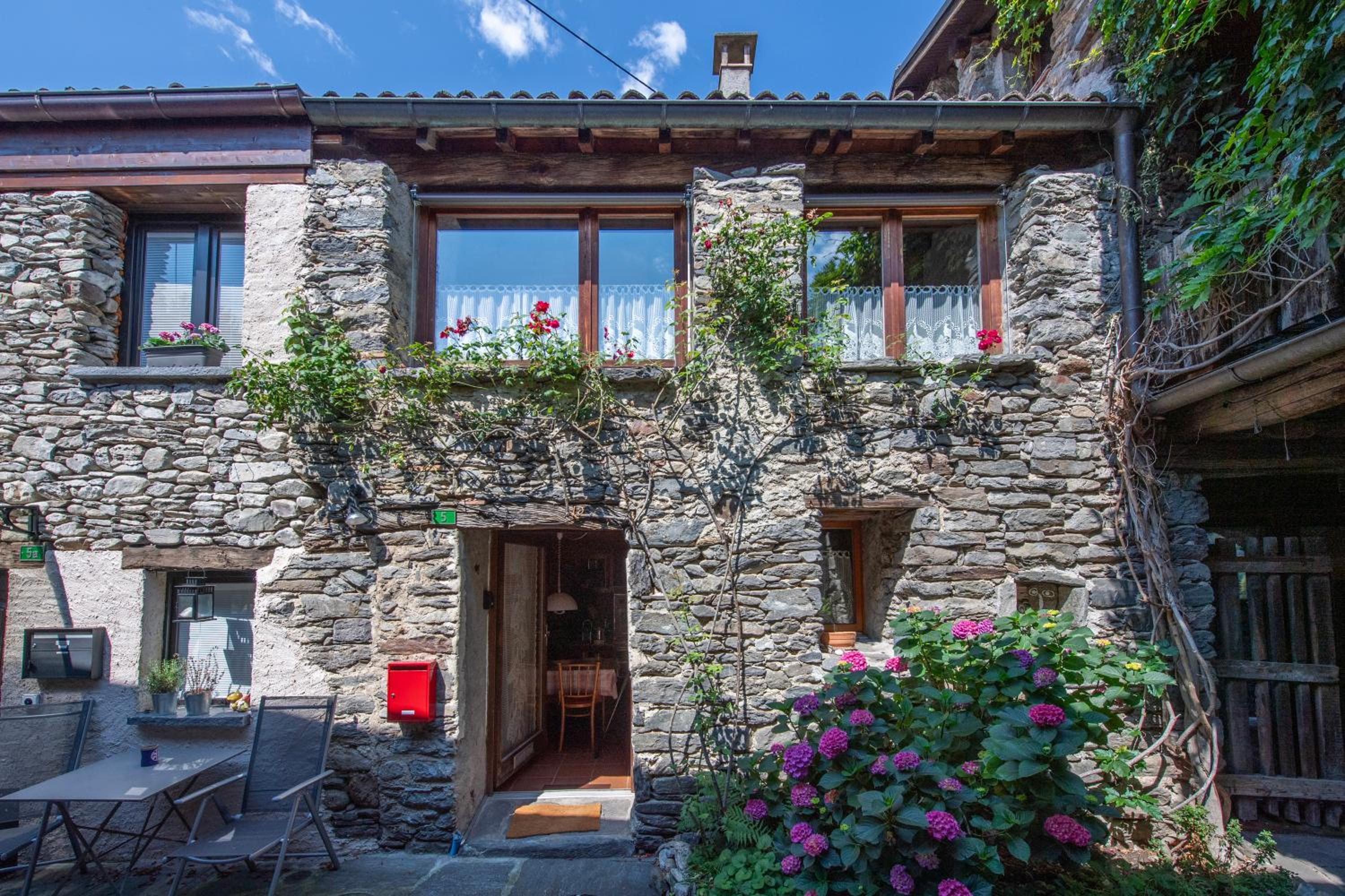 Rustico Stock with free wifi- Happy Rentals