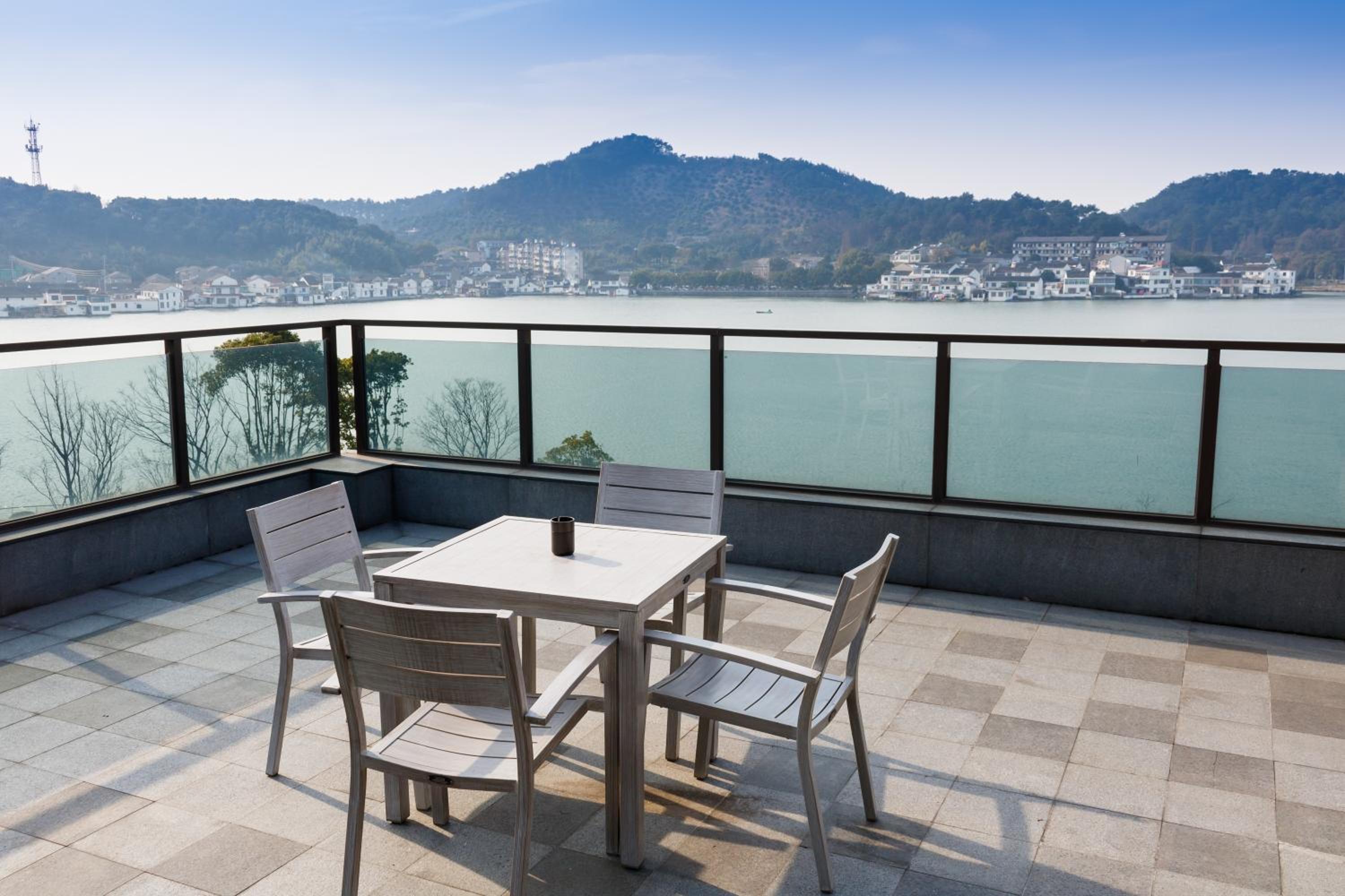 Hilton Ningbo Dongqian Lake