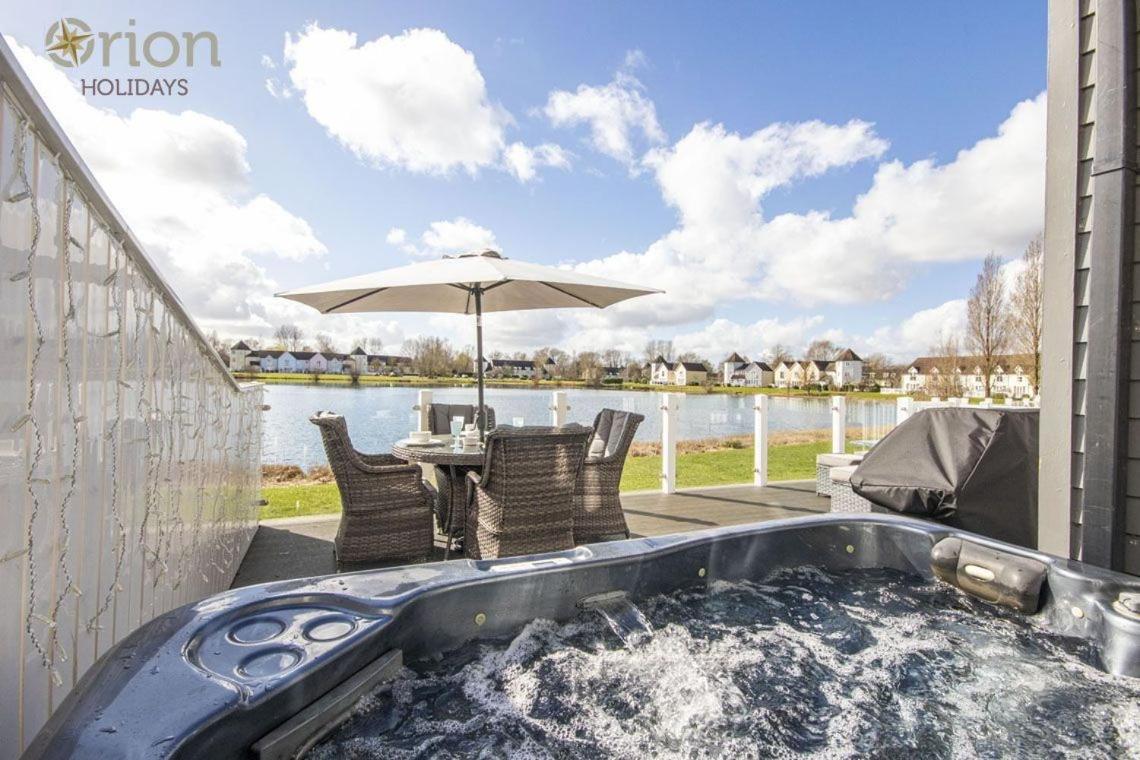 Windrush Lake 66, Sun Kissed Lodge view 2
