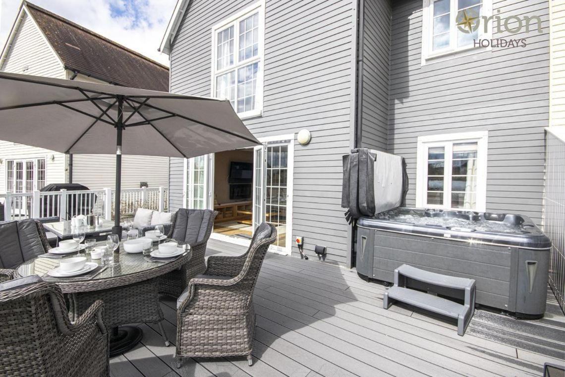 Windrush Lake 66, Sun Kissed Lodge view 3