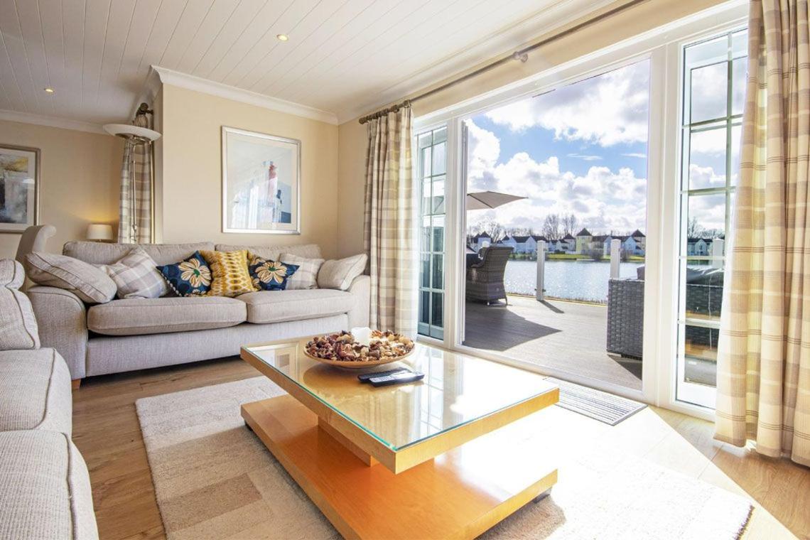 Windrush Lake 66, Sun Kissed Lodge view 4