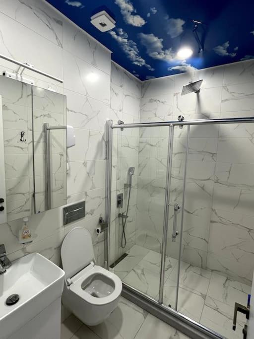 Maria's Apartment in Batumi view 4