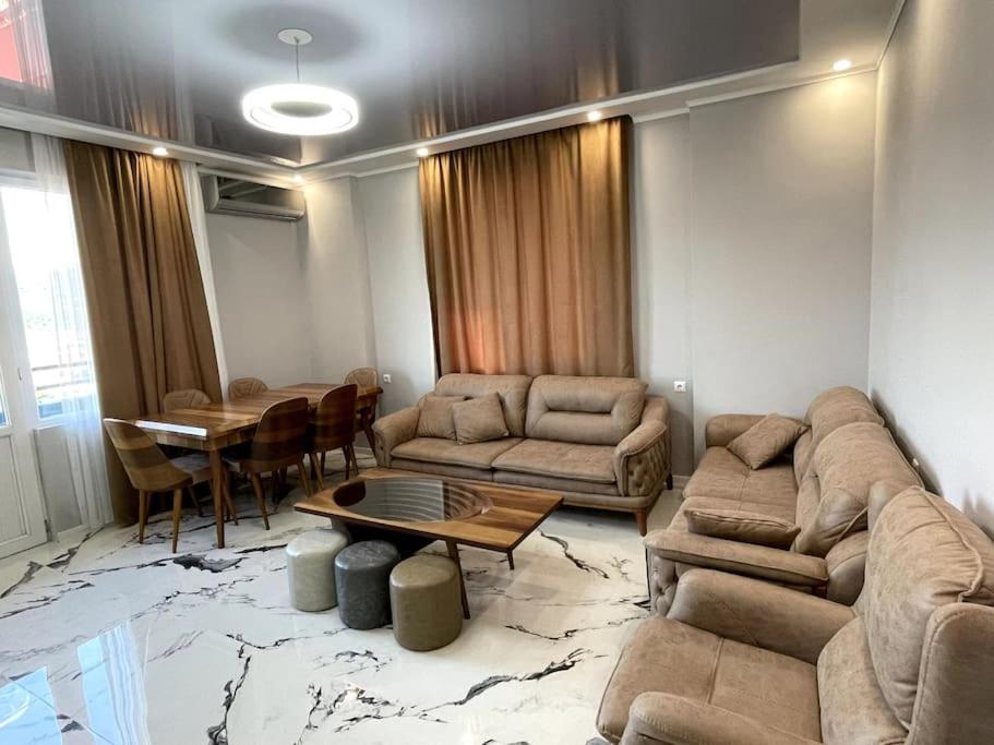 Maria's Apartment in Batumi view 3