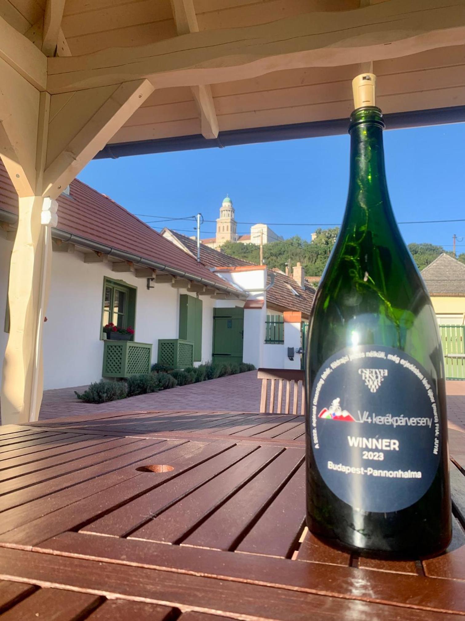 Pannonhalma Várlak Vendégház