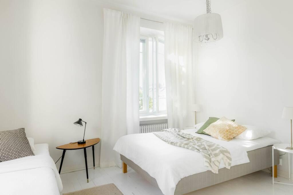 Airy and Bright one-Bedroom apt view 4