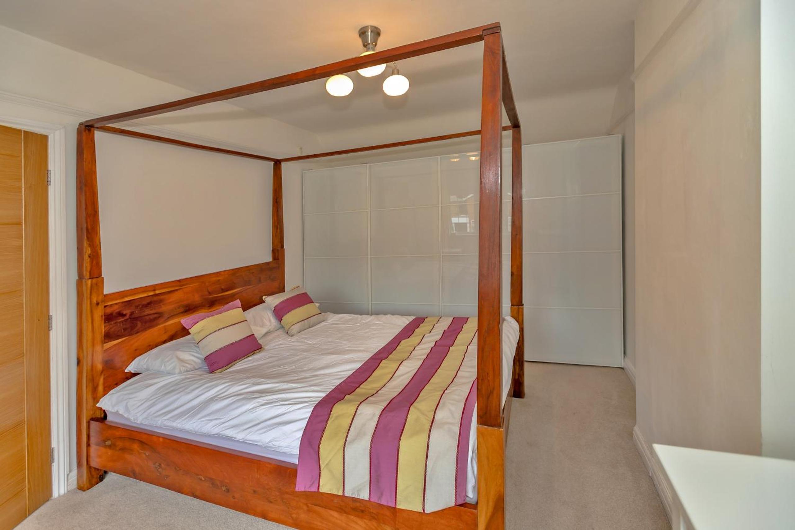 Finest Retreats - DeBarnes House