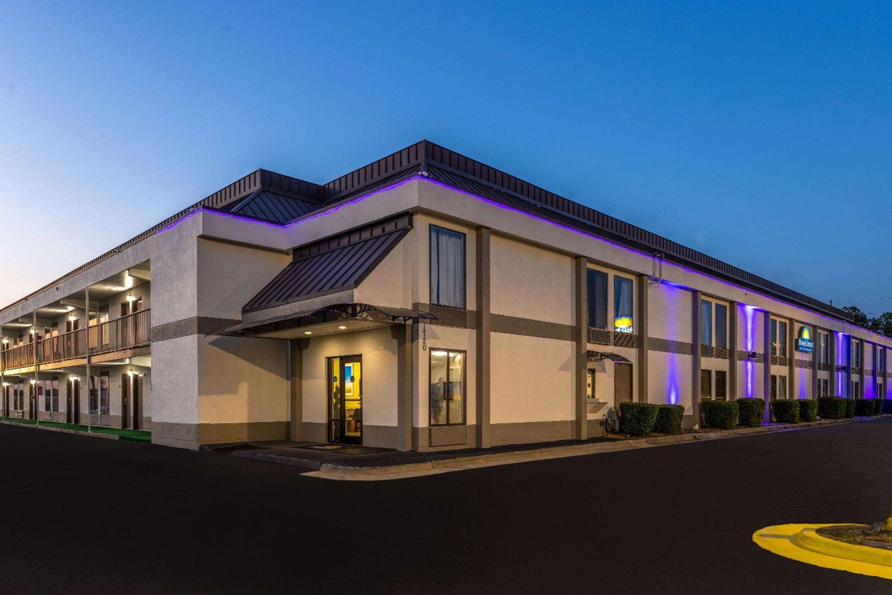 Fayetteville Vacations - Days Inn Suites by Wyndham Fort Bragg/Cross Creek Mall - Property Image 62