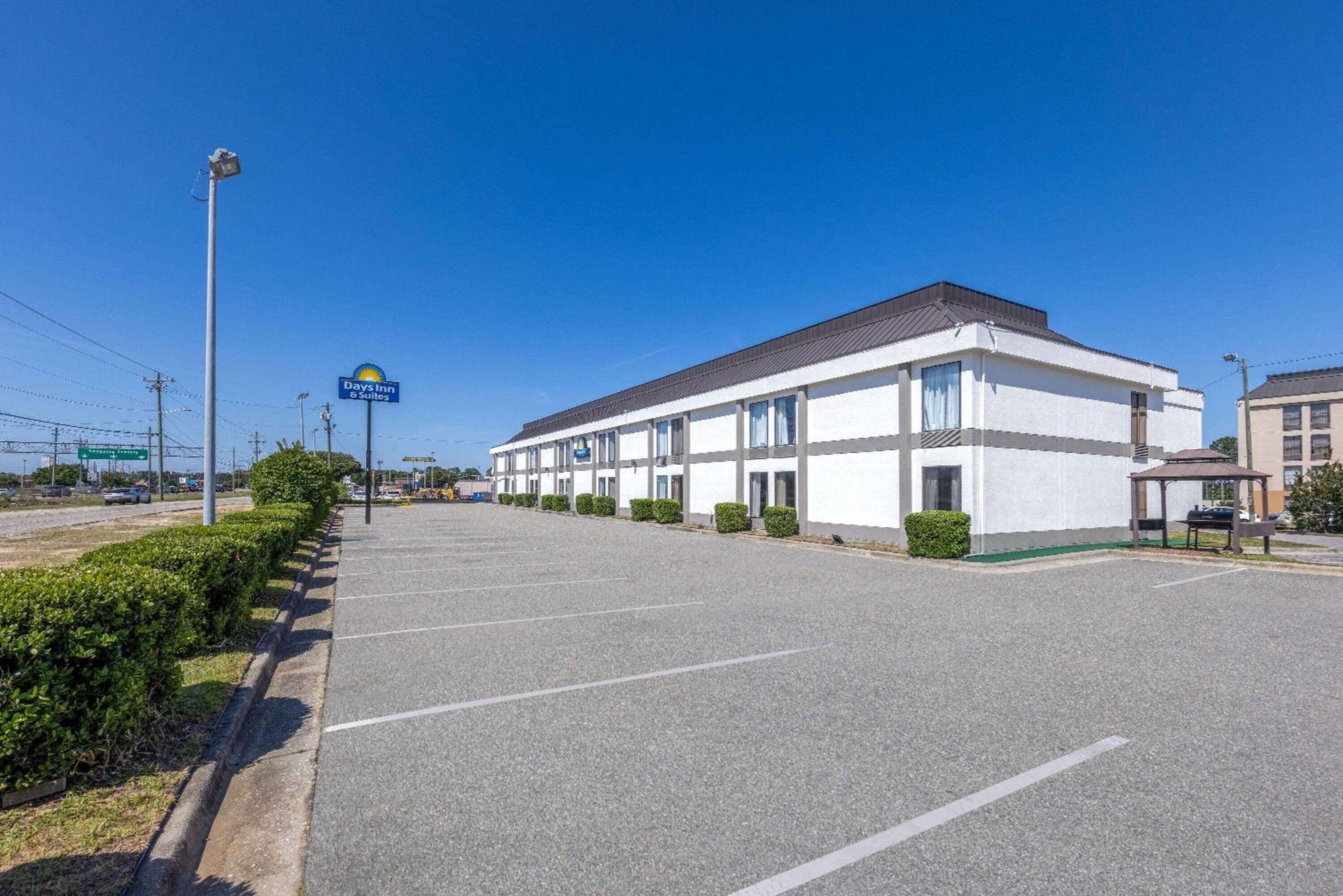 Fayetteville Vacations - Days Inn Suites by Wyndham Fort Bragg/Cross Creek Mall - Property Image 60