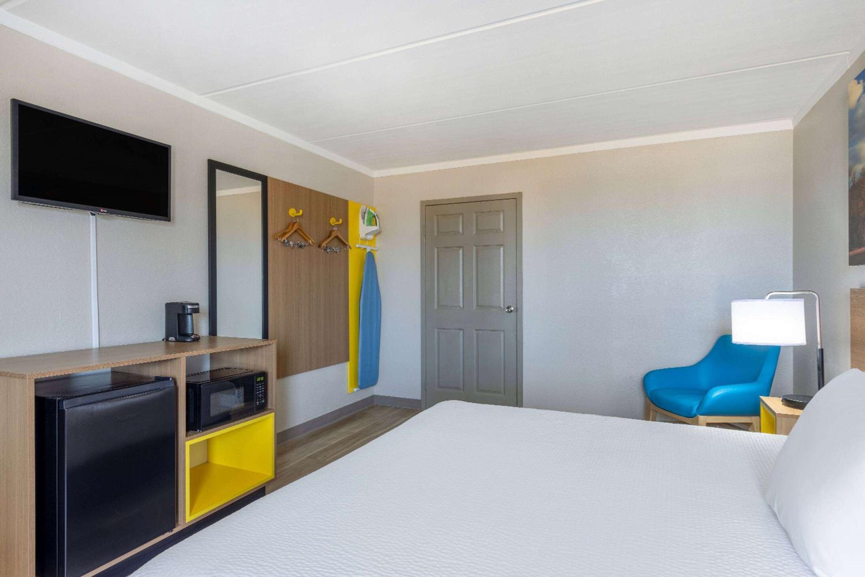 Fayetteville Vacations - Days Inn Suites by Wyndham Fort Bragg/Cross Creek Mall - Property Image 42