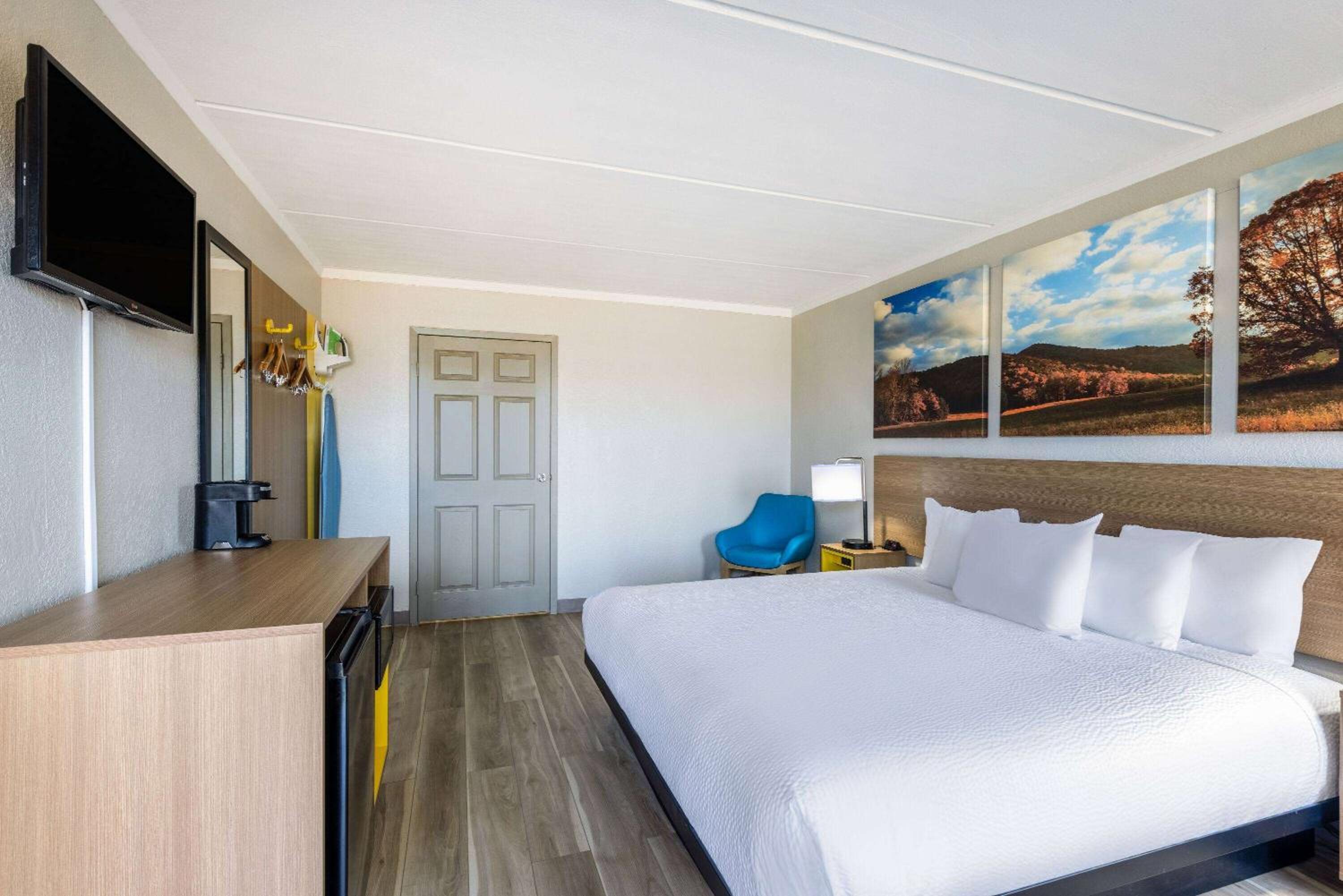 Fayetteville Vacations - Days Inn Suites by Wyndham Fort Bragg/Cross Creek Mall - Property Image 41