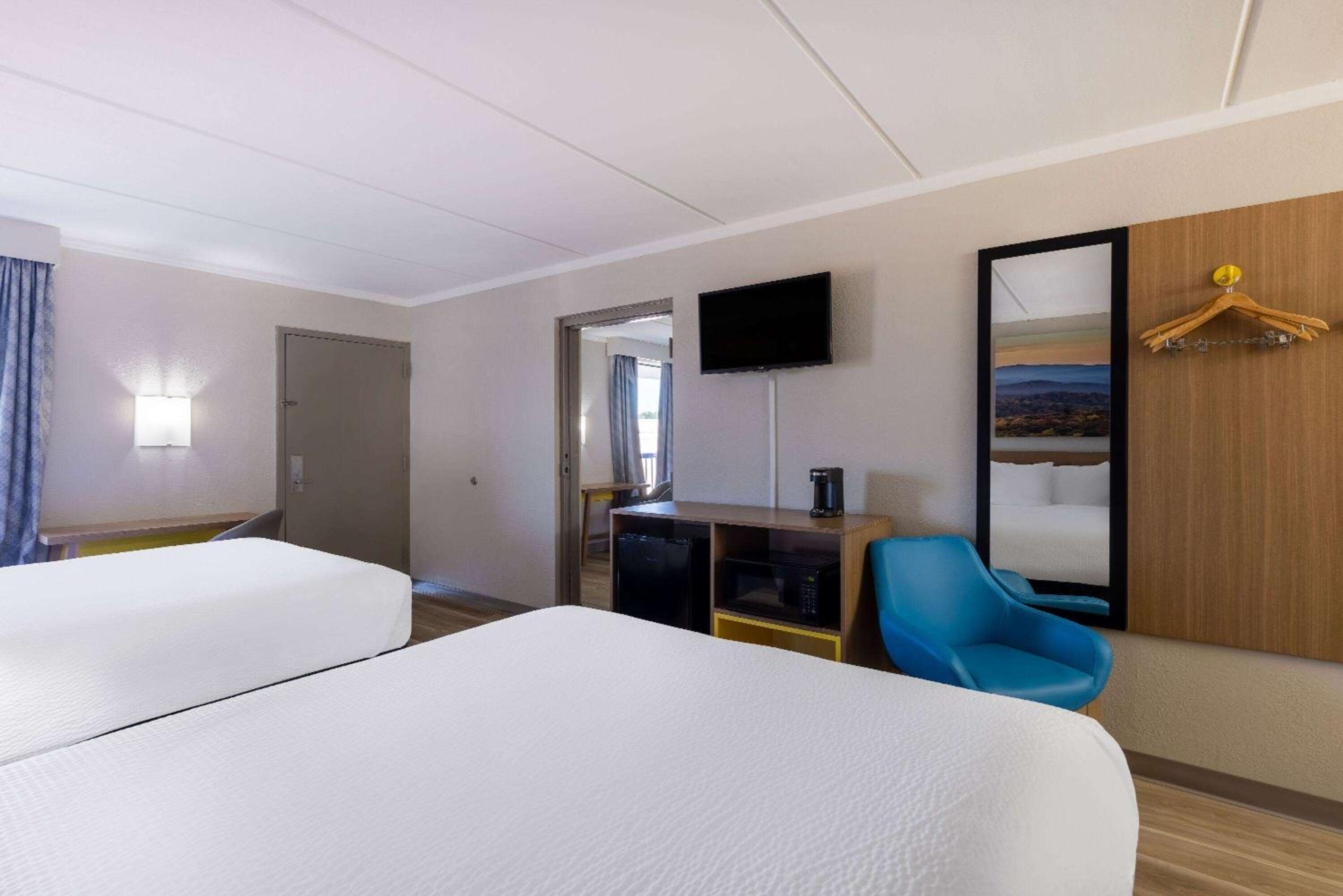 Fayetteville Vacations - Days Inn Suites by Wyndham Fort Bragg/Cross Creek Mall - Property Image 71