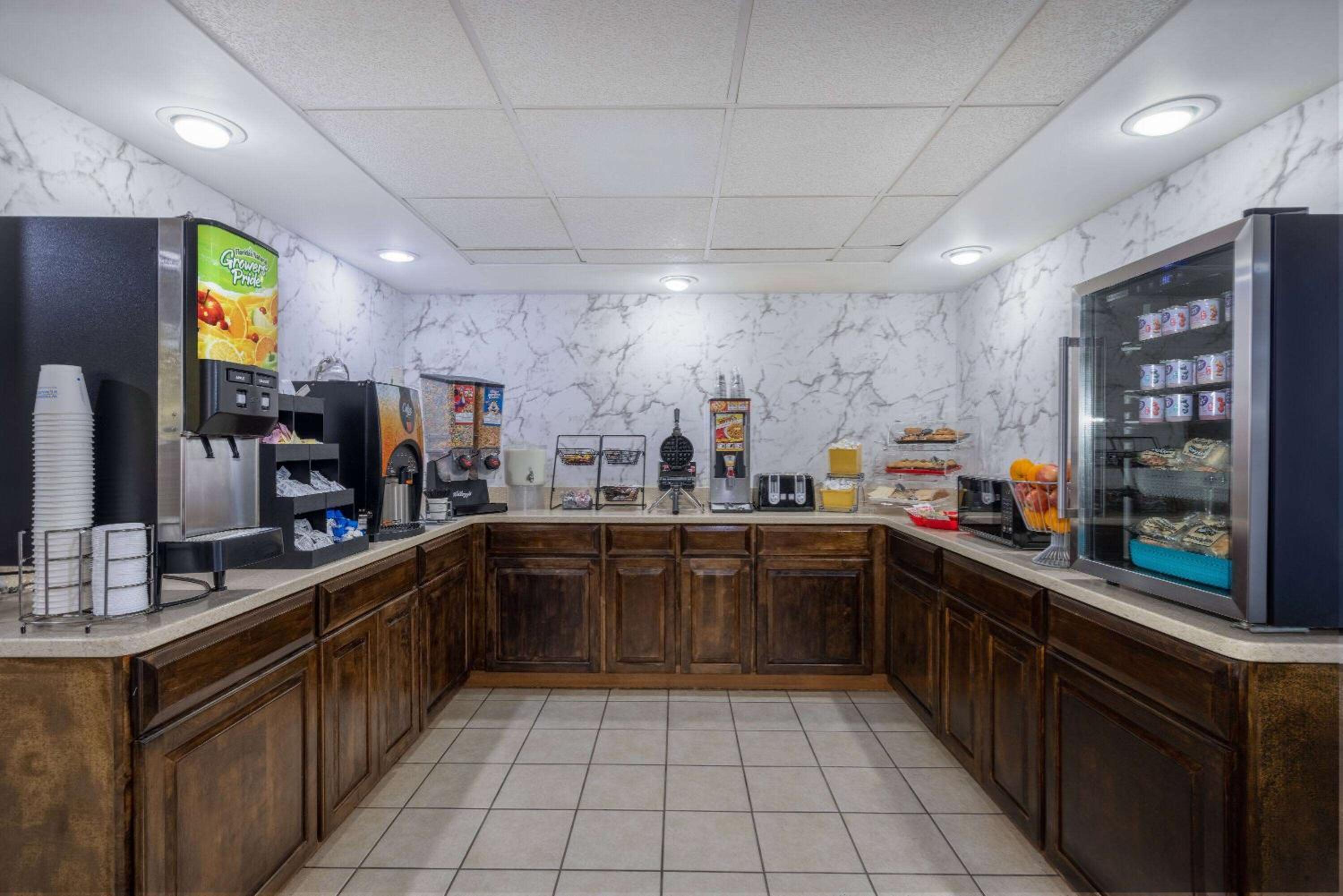 Fayetteville Vacations - Days Inn Suites by Wyndham Fort Bragg/Cross Creek Mall - Property Image 67