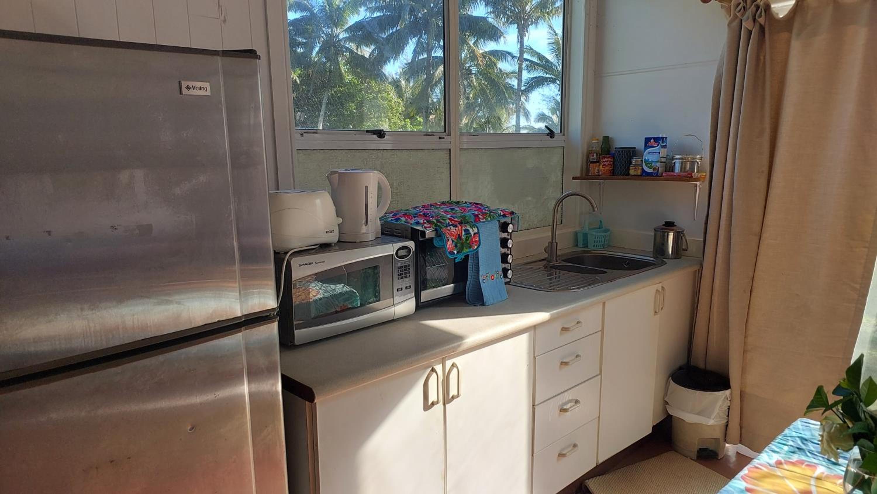 Barefoot Base Tupapa