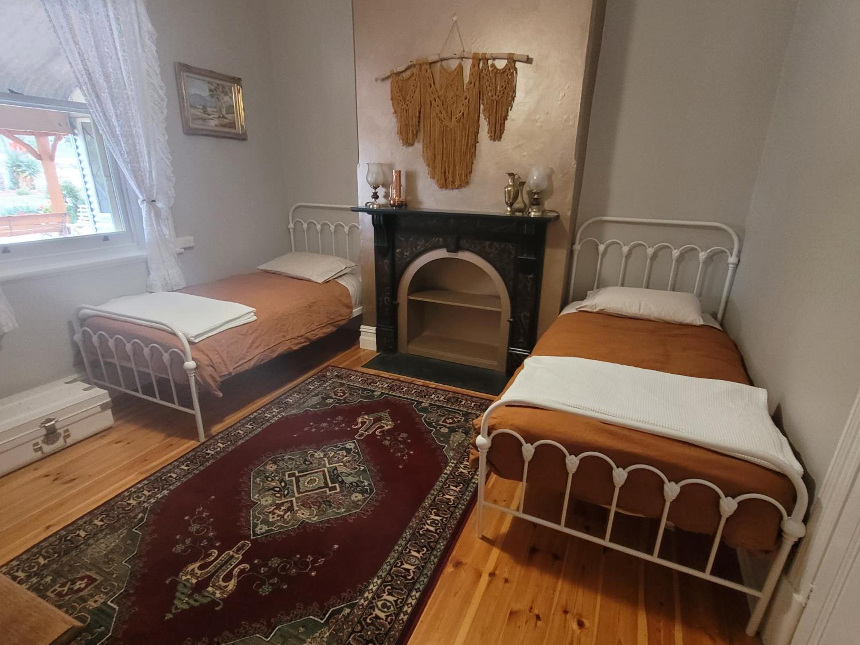 Sunset Ridge Accommodation -Rockville Homestead