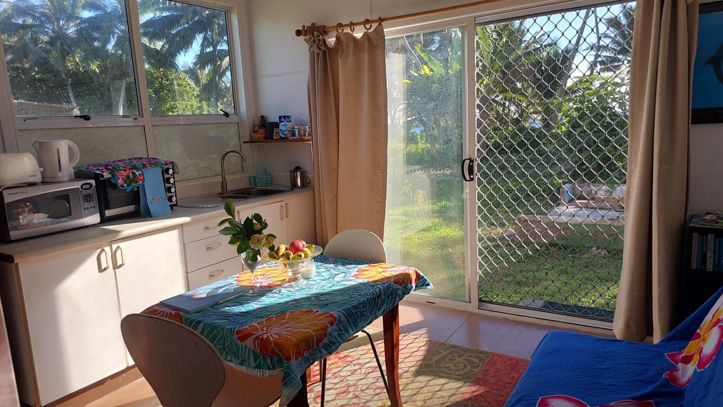 Barefoot Base Tupapa