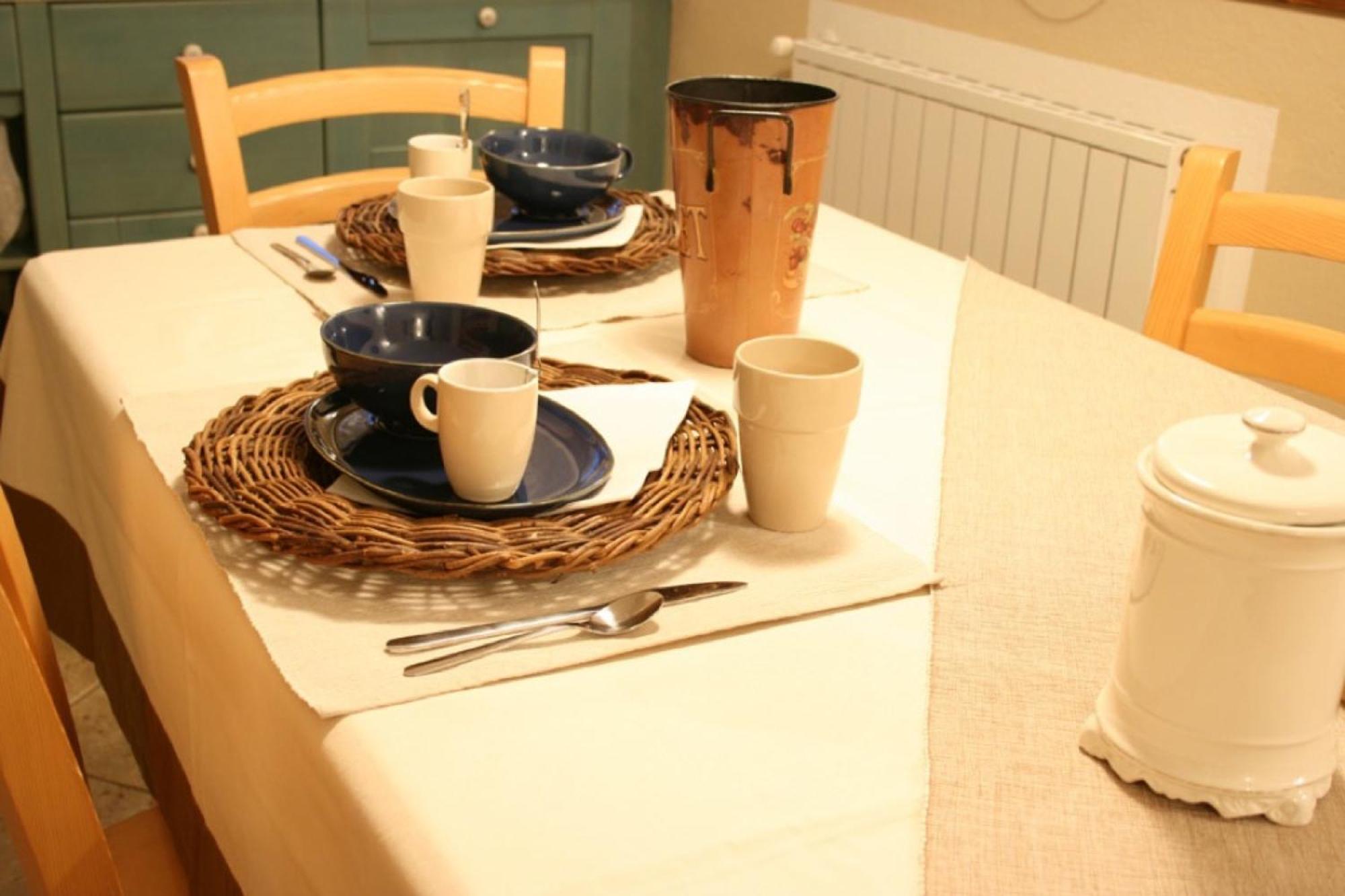 B&B Lo Tatà en Fenis — dining