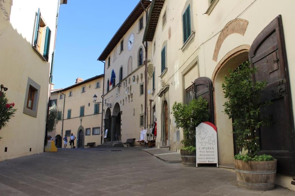 Heart of Chianti - a warm flat in Radda