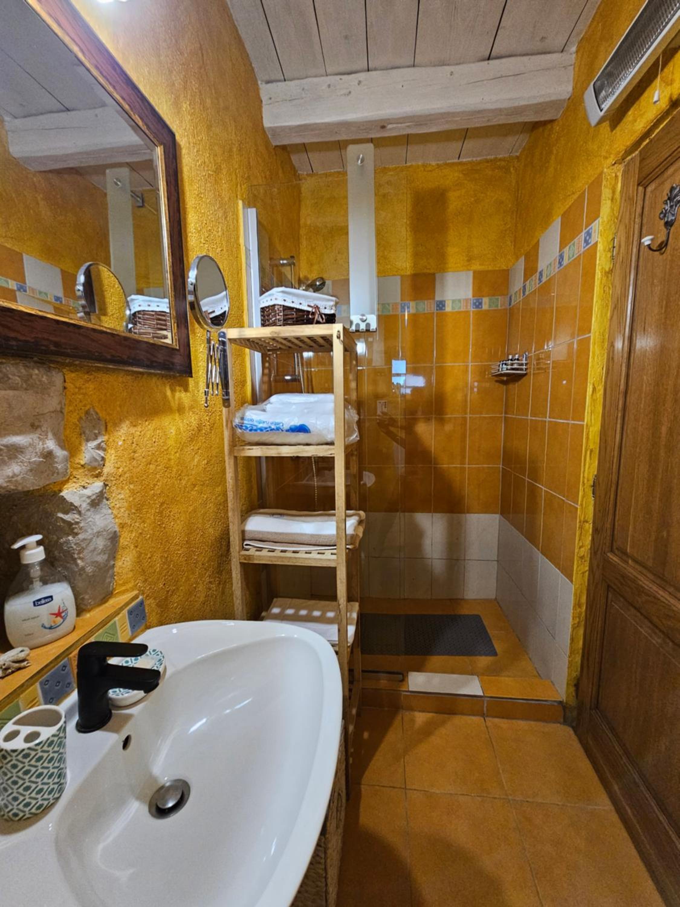 Photo 24