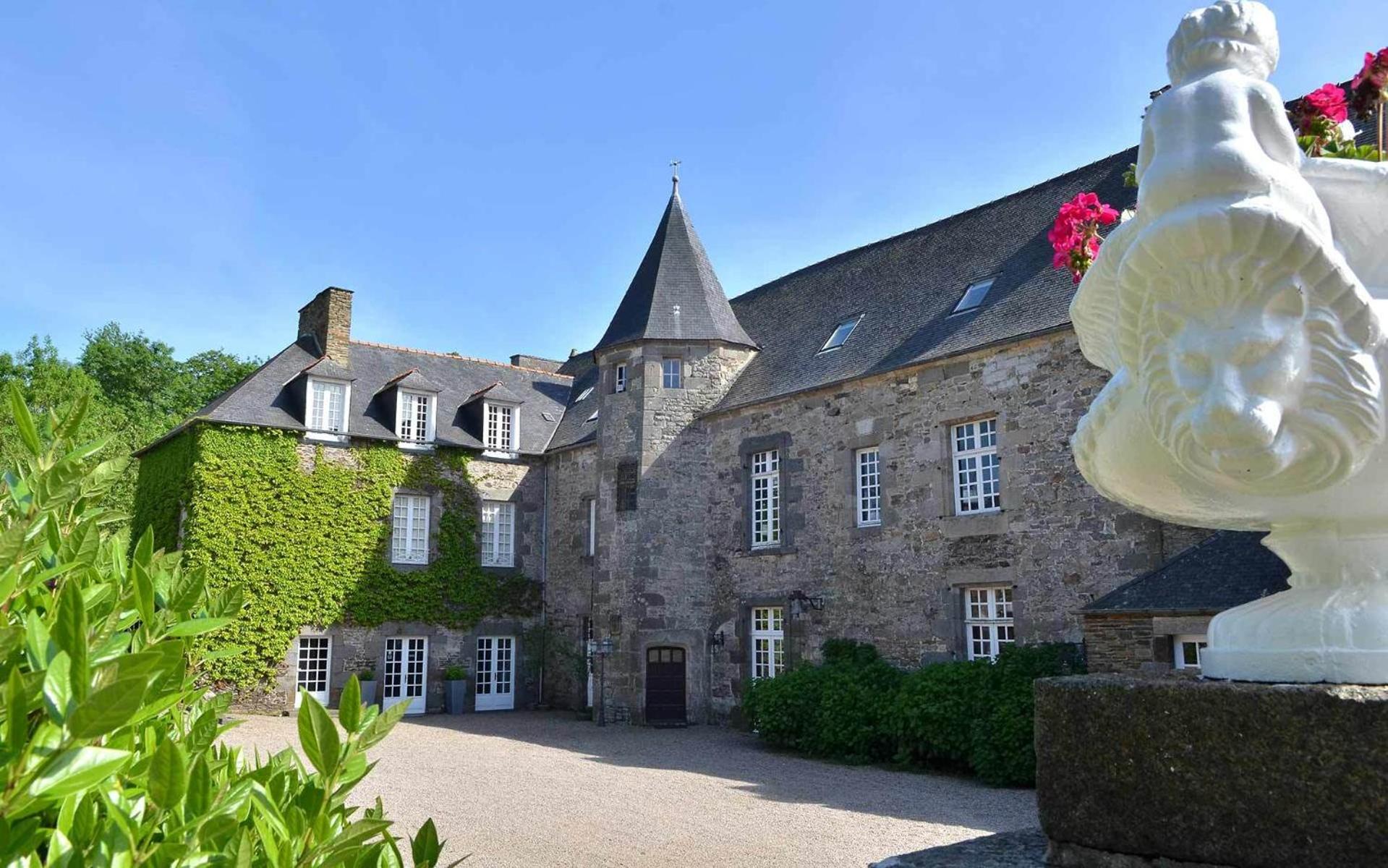Château de la Motte Beaumanoir view 3