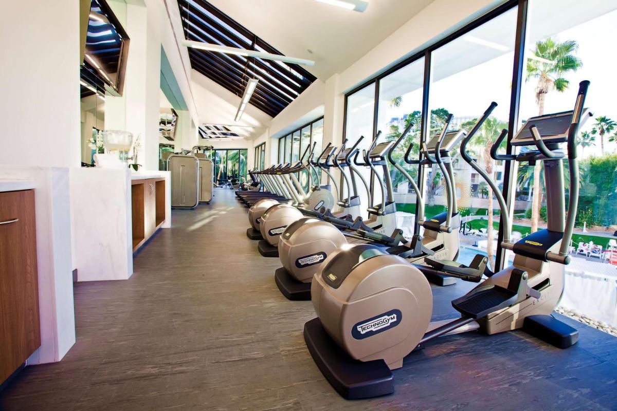 Tropicana Las Vegas a DoubleTree by Hilton Resort & Casino - Free Parking - Image 5