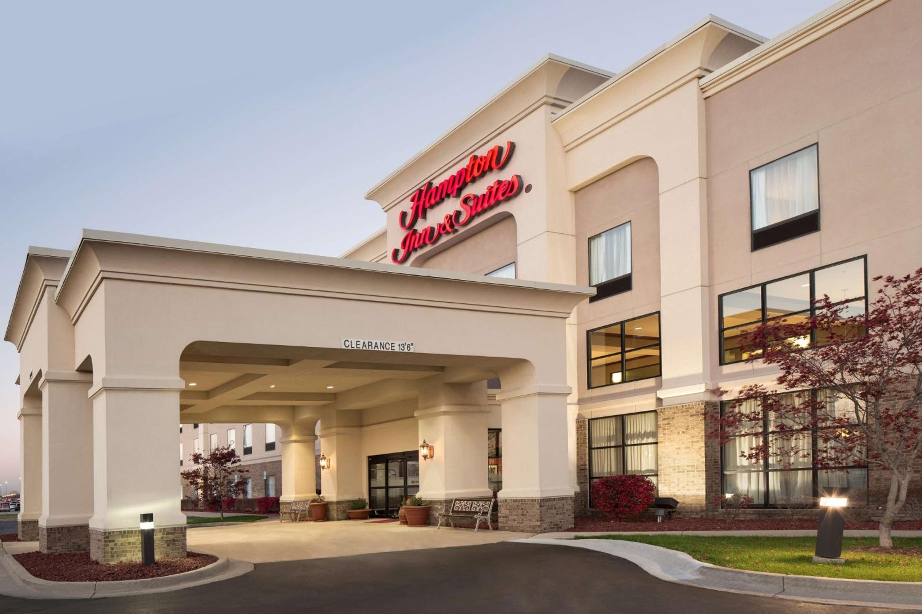 Detroit Vacations - Hampton Inn  Suites Detroit Sterling Heights - Property Image 2
