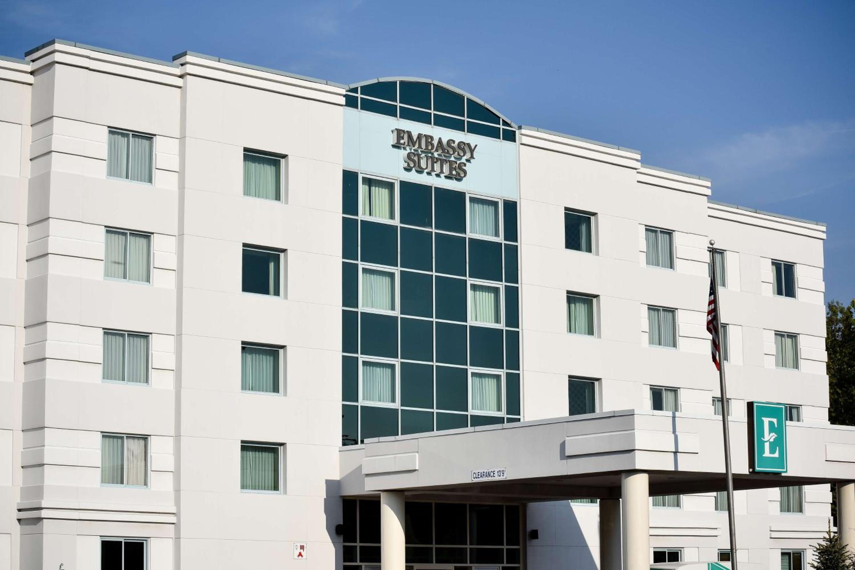 Hotel Embassy Suites Syracuse - Image 1