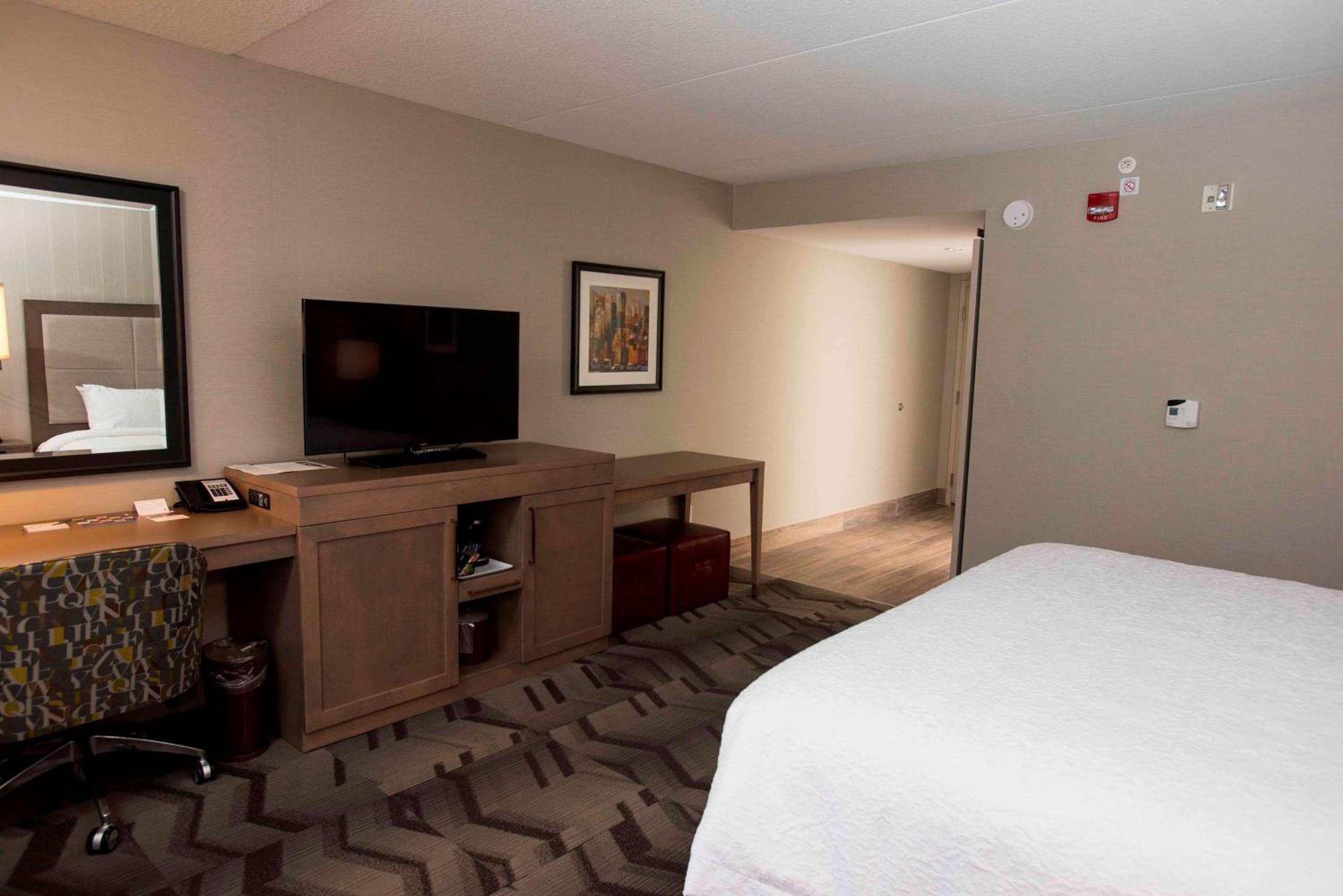 Thunder Bay Vacations - Hampton Inn Suites by Hilton Thunder Bay - Property Image 8